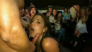 پرجوش brunette لڑکی  ...